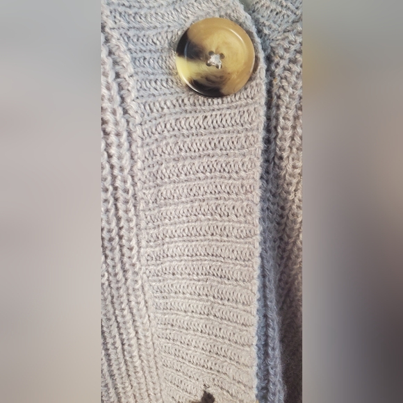 JOLIE&JOY size L - cropped distressed cardigan/sweater -button down - Picture 9 of 10